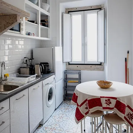 Apartment Angels Homes N.27 1ºandar, Bairro Tipico, Centro Lisbon